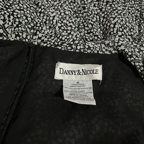 NWT Danny & Nicole Black & White Print Mini Dress Tie Waist - Picture 4 of 5